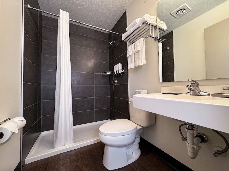 Hotel Ruby Sandpoint | Ponderay